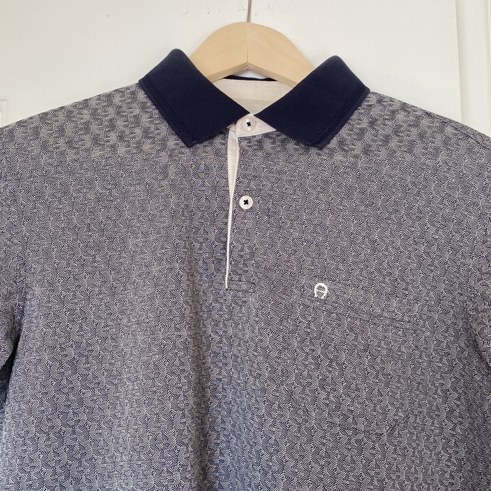 Etienne Aigner polo shirt with beautiful design size Medium. - Picture 2 of 5